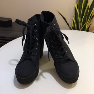 Steve Madden Lace Up Platform Heeled Boot